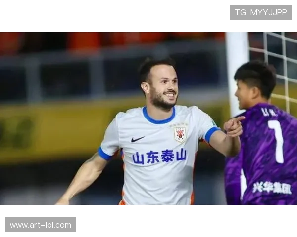 足球巨星突传病情消息引发球迷担忧健康状况成热议焦点